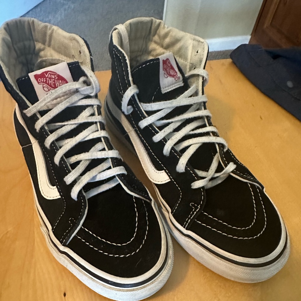 Unisex Vans off the Wall